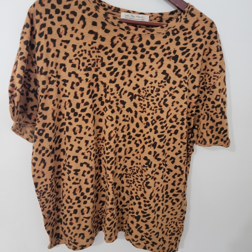 Leopard print tshirt